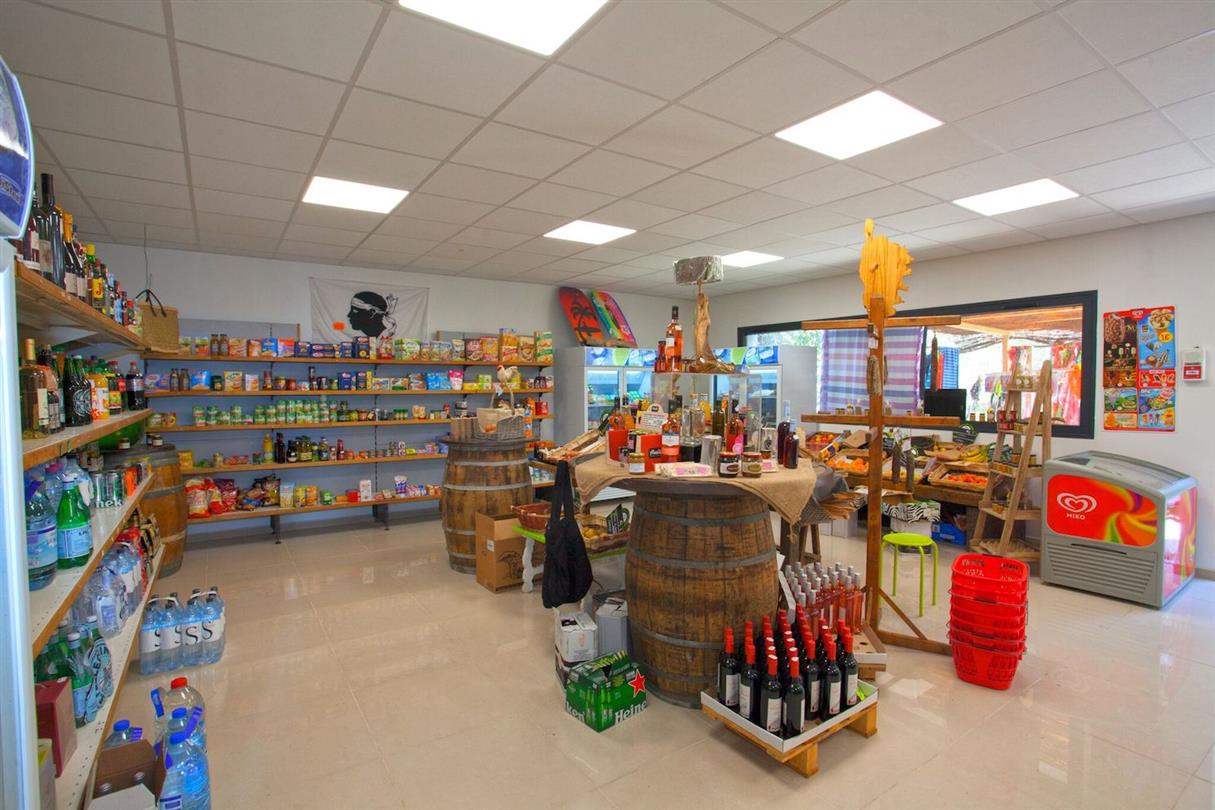 Negozio alimentari del campeggio di Bagheera - Campeggio naturista 4 stelle a sud di Bastia