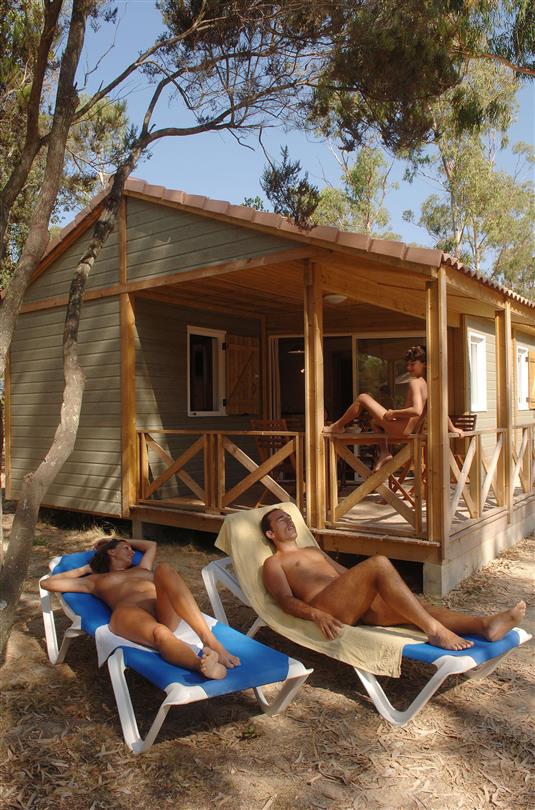 Noleggio di chalet in una zona naturista in Corsica selvaggia e naturale
