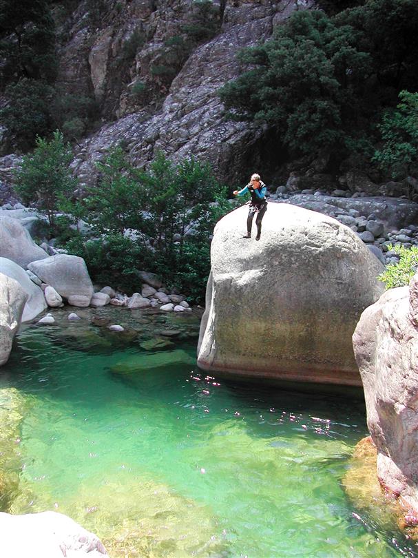 Canyoning per tutta la famiglia al domaine naturista di Bagheera in Corsica