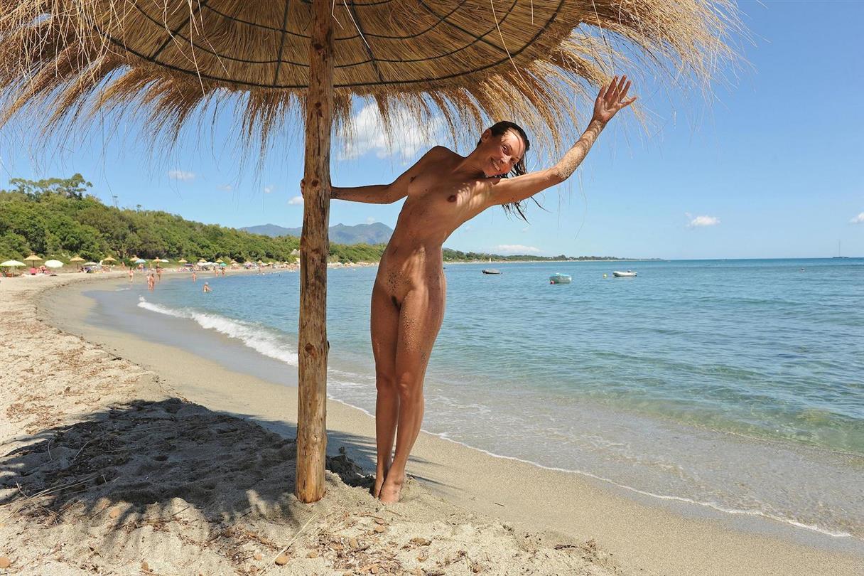 Spiaggia naturista Corsica - Campeggio Bagheera 4 stelle - Campeggio naturista Corsica 