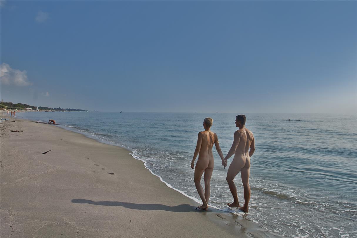 Passeggia sulla lunga spiaggia sabbiosa di 3 km, località turistica di Bagheera