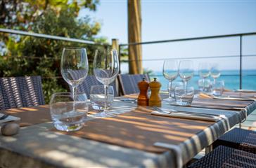 Restaurant near Bastia with sea view terrace in Corsica - Domaine de Bagheera