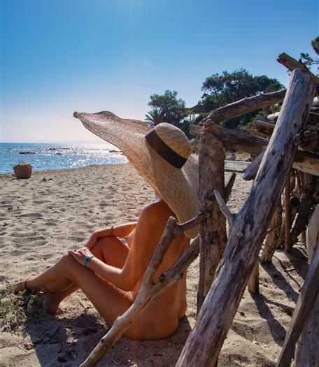 Soggiorno in residence vacanze 3 stelle naturista Corsica, locazioni di ville, chalet, mobil home, villette