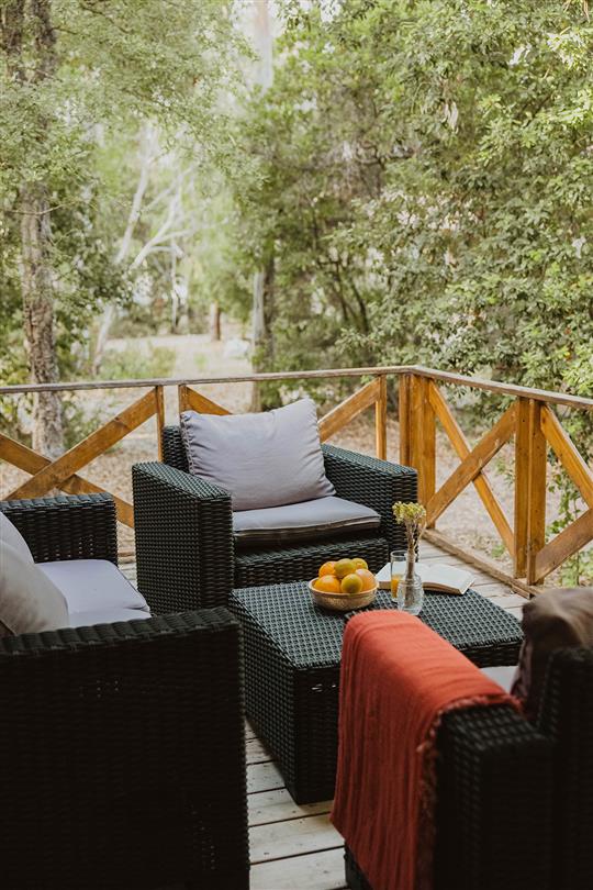  Vacanze in famiglia, terrazza Chalet nel suo campeggio naturista in Corsica