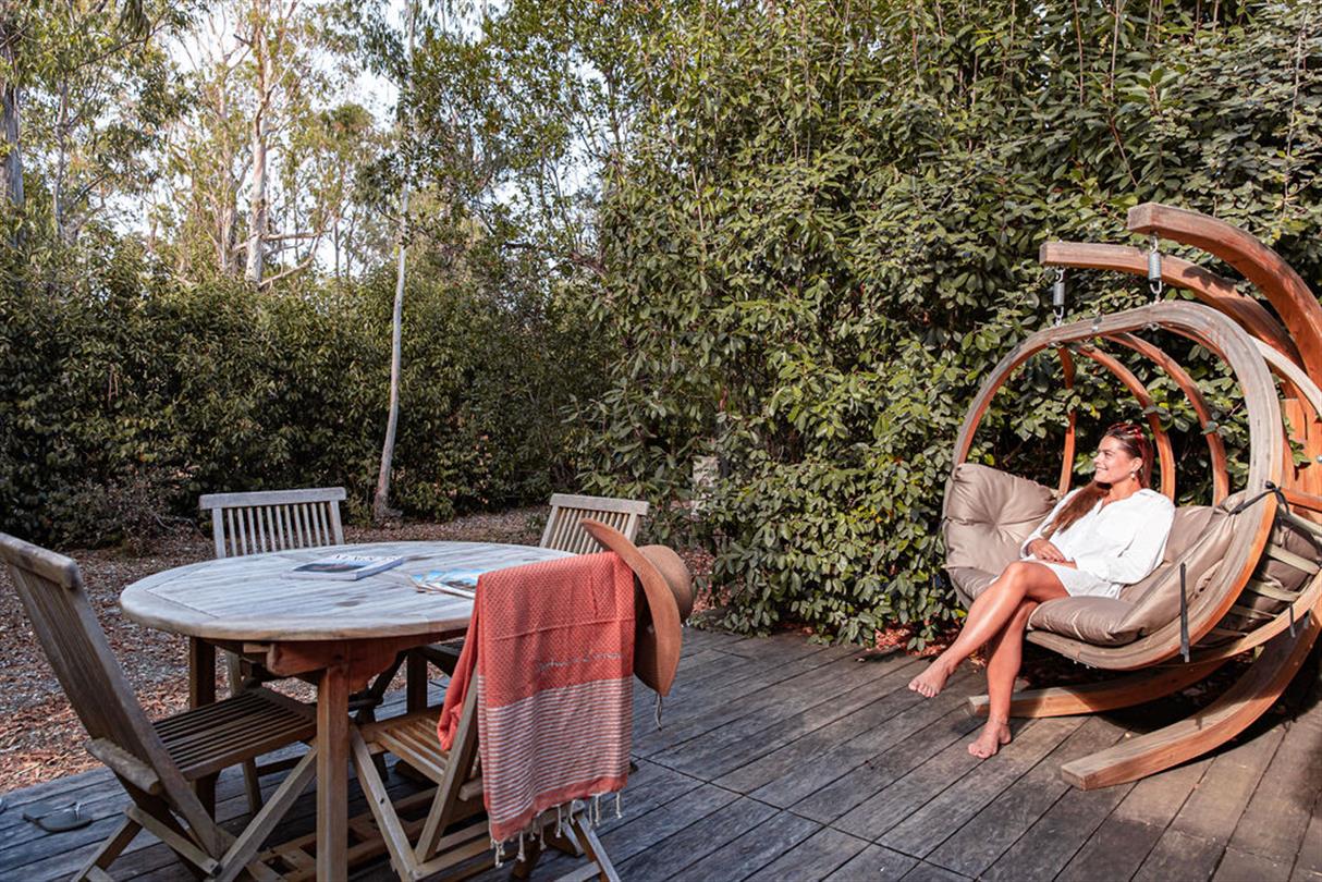 La vostra villa con terrazza nel campeggio nudista 4 stelle in Corsica